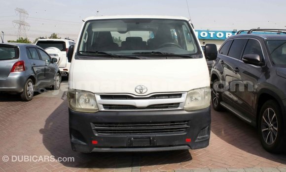 Acheter Import Voiture Toyota Hiace Blanc à Import - Dubai, Clarendon Acheter Import Voiture Toyota Hiace Blanc à Import - Dubai, Clarendon