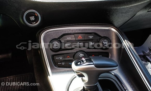 Acheter Import Voiture Dodge Challenger Autre à Import - Dubai, Clarendon Acheter Import Voiture Dodge Challenger Autre à Import - Dubai, Clarendon