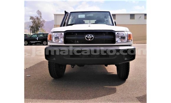 Buy Import Toyota Land Cruiser White Car in Import - Dubai in Clarendon