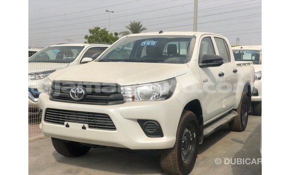 Acheter Import Voiture Toyota Hilux Blanc à Import - Dubai, Clarendon Acheter Import Voiture Toyota Hilux Blanc à Import - Dubai, Clarendon