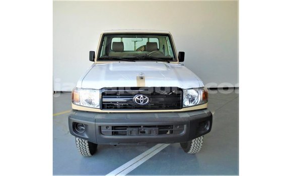 Buy Import Toyota Land Cruiser Beige Car in Import - Dubai in Clarendon