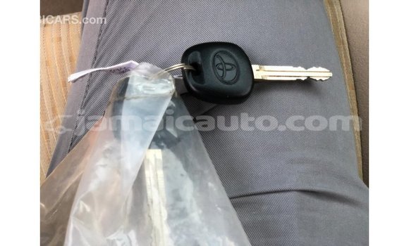 Acheter Import Voiture Toyota Yaris Blanc à Import - Dubai, Clarendon Acheter Import Voiture Toyota Yaris Blanc à Import - Dubai, Clarendon