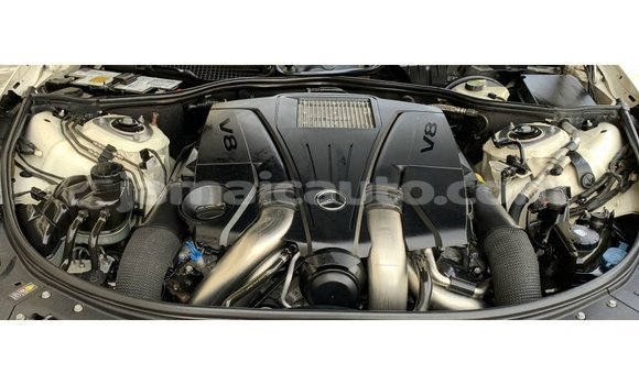 Acheter Import Voiture Mercedes-Benz 190 (W201) Blanc à Import - Dubai, Clarendon Acheter Import Voiture Mercedes-Benz 190 (W201) Blanc à Import - Dubai, Clarendon