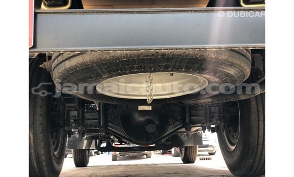 Acheter Import Voiture Mitsubishi Carisma Blanc à Import - Dubai, Clarendon Acheter Import Voiture Mitsubishi Carisma Blanc à Import - Dubai, Clarendon