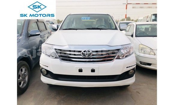 Buy Import Toyota Fortuner White Car in Import - Dubai in Clarendon