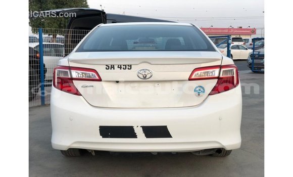 Acheter Import Voiture Toyota Camry Blanc à Import - Dubai, Clarendon Acheter Import Voiture Toyota Camry Blanc à Import - Dubai, Clarendon