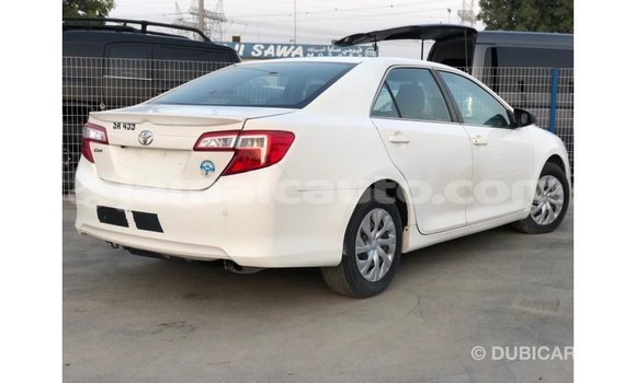 Acheter Import Voiture Toyota Camry Blanc à Import - Dubai, Clarendon Acheter Import Voiture Toyota Camry Blanc à Import - Dubai, Clarendon