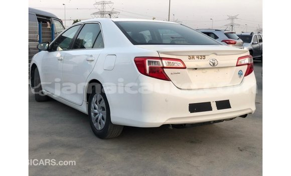 Acheter Import Voiture Toyota Camry Blanc à Import - Dubai, Clarendon Acheter Import Voiture Toyota Camry Blanc à Import - Dubai, Clarendon