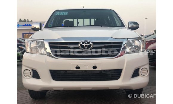 Acheter Import Voiture Toyota Hilux Blanc à Import - Dubai, Clarendon Acheter Import Voiture Toyota Hilux Blanc à Import - Dubai, Clarendon