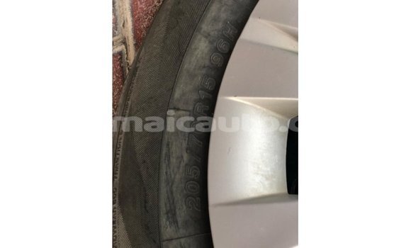 Acheter Import Voiture Toyota Hilux Blanc à Import - Dubai, Clarendon Acheter Import Voiture Toyota Hilux Blanc à Import - Dubai, Clarendon