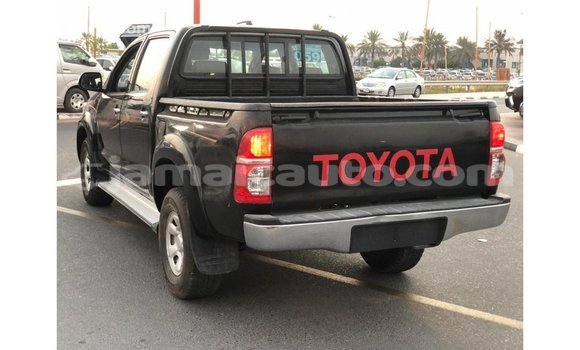 Acheter Import Voiture Toyota Hilux Noir à Import - Dubai, Clarendon Acheter Import Voiture Toyota Hilux Noir à Import - Dubai, Clarendon
