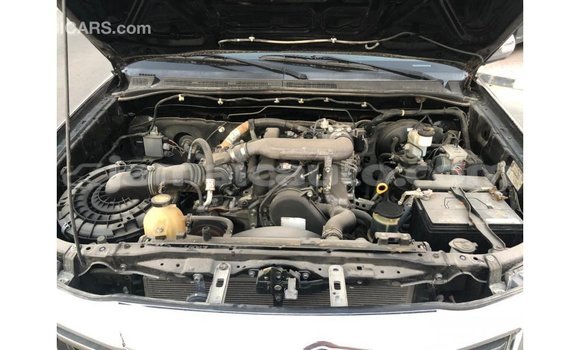 Acheter Import Voiture Toyota Hilux Noir à Import - Dubai, Clarendon Acheter Import Voiture Toyota Hilux Noir à Import - Dubai, Clarendon