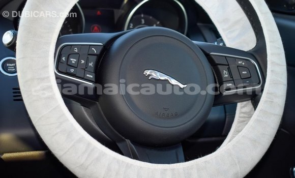 Acheter Import Voiture Jaguar E-Pace Rouge à Import - Dubai, Clarendon Acheter Import Voiture Jaguar E-Pace Rouge à Import - Dubai, Clarendon