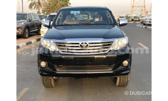 Acheter Import Voiture Toyota Fortuner Noir à Import - Dubai, Clarendon Acheter Import Voiture Toyota Fortuner Noir à Import - Dubai, Clarendon