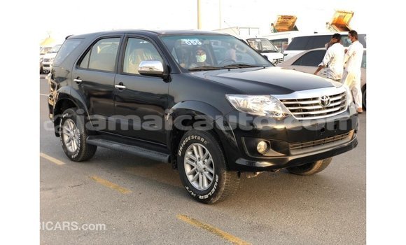 Acheter Import Voiture Toyota Fortuner Noir à Import - Dubai, Clarendon Acheter Import Voiture Toyota Fortuner Noir à Import - Dubai, Clarendon