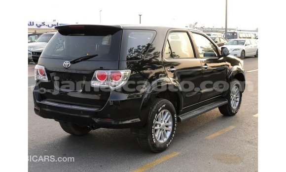 Acheter Import Voiture Toyota Fortuner Noir à Import - Dubai, Clarendon Acheter Import Voiture Toyota Fortuner Noir à Import - Dubai, Clarendon