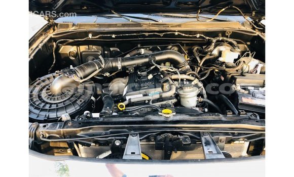 Acheter Import Voiture Toyota Fortuner Noir à Import - Dubai, Clarendon Acheter Import Voiture Toyota Fortuner Noir à Import - Dubai, Clarendon