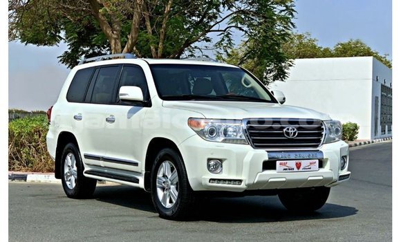 Buy Import Toyota Land Cruiser White Car in Import - Dubai in Clarendon