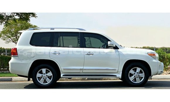 Buy Import Toyota Land Cruiser White Car in Import - Dubai in Clarendon Buy Import Toyota Land Cruiser White Car in Import - Dubai in Clarendon