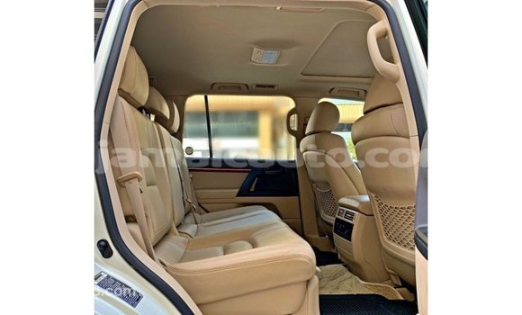Buy Import Toyota Land Cruiser White Car in Import - Dubai in Clarendon Buy Import Toyota Land Cruiser White Car in Import - Dubai in Clarendon