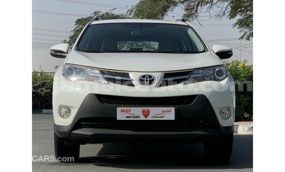 Acheter Import Voiture Toyota 4Runner Blanc à Import - Dubai, Clarendon Acheter Import Voiture Toyota 4Runner Blanc à Import - Dubai, Clarendon