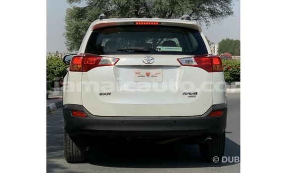 Acheter Import Voiture Toyota 4Runner Blanc à Import - Dubai, Clarendon Acheter Import Voiture Toyota 4Runner Blanc à Import - Dubai, Clarendon