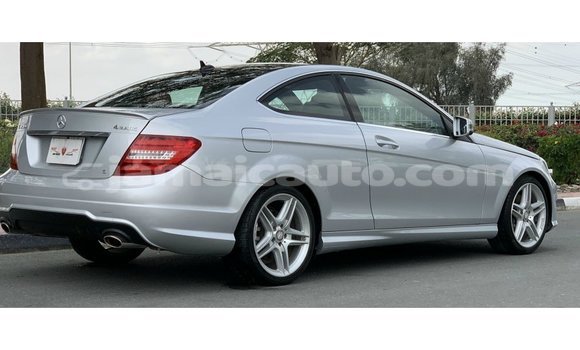 Buy Import Mercedes-Benz 190 (W201) Other Car in Import - Dubai in Clarendon Buy Import Mercedes-Benz 190 (W201) Other Car in Import - Dubai in Clarendon