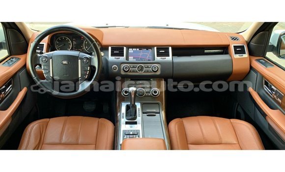 Acheter Import Voiture Land Rover Range Rover Blanc à Import - Dubai, Clarendon Acheter Import Voiture Land Rover Range Rover Blanc à Import - Dubai, Clarendon