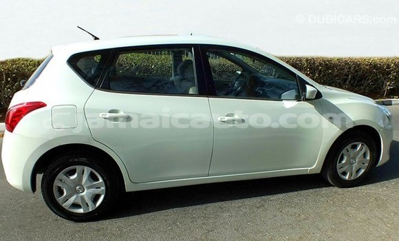 Buy Import Nissan Tiida White Car in Import - Dubai in Clarendon Buy Import Nissan Tiida White Car in Import - Dubai in Clarendon