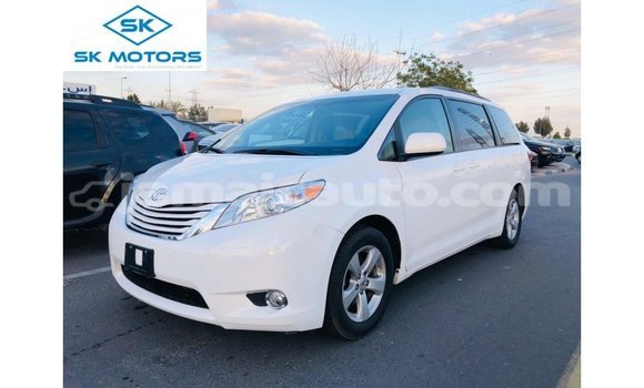 Acheter Import Voiture Toyota Sienna Blanc à Import - Dubai, Clarendon Acheter Import Voiture Toyota Sienna Blanc à Import - Dubai, Clarendon