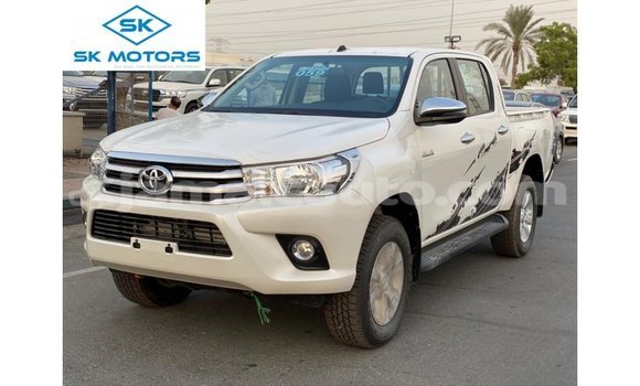 Acheter Import Voiture Toyota Hilux Blanc à Import - Dubai, Clarendon Acheter Import Voiture Toyota Hilux Blanc à Import - Dubai, Clarendon