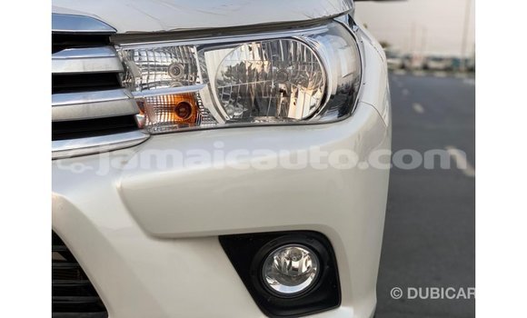 Acheter Import Voiture Toyota Hilux Blanc à Import - Dubai, Clarendon Acheter Import Voiture Toyota Hilux Blanc à Import - Dubai, Clarendon