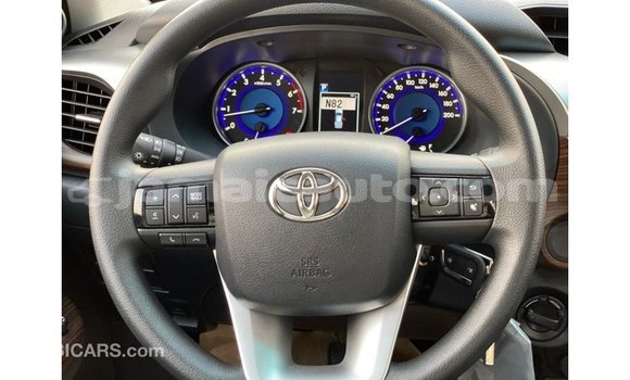 Acheter Import Voiture Toyota Hilux Blanc à Import - Dubai, Clarendon Acheter Import Voiture Toyota Hilux Blanc à Import - Dubai, Clarendon