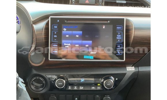 Acheter Import Voiture Toyota Hilux Blanc à Import - Dubai, Clarendon Acheter Import Voiture Toyota Hilux Blanc à Import - Dubai, Clarendon