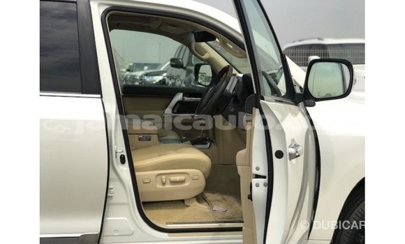 Buy Import Toyota Land Cruiser White Car in Import - Dubai in Clarendon Buy Import Toyota Land Cruiser White Car in Import - Dubai in Clarendon