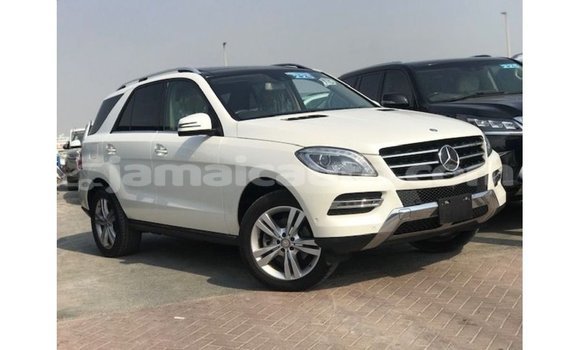 Buy Import Mercedes-Benz 190 (W201) White Car in Import - Dubai in Clarendon Buy Import Mercedes-Benz 190 (W201) White Car in Import - Dubai in Clarendon