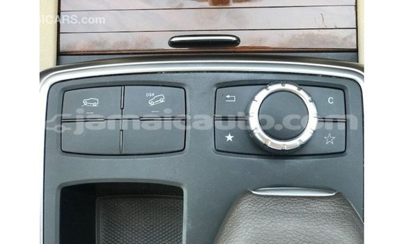 Acheter Import Voiture Mercedes-Benz 190 (W201) Blanc à Import - Dubai, Clarendon Acheter Import Voiture Mercedes-Benz 190 (W201) Blanc à Import - Dubai, Clarendon