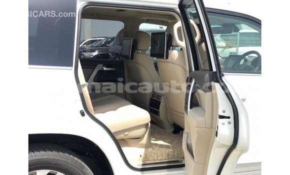 Buy Import Toyota Land Cruiser White Car in Import - Dubai in Clarendon Buy Import Toyota Land Cruiser White Car in Import - Dubai in Clarendon