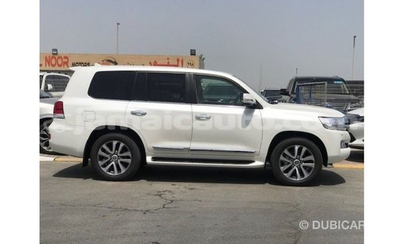 Buy Import Toyota Land Cruiser White Car in Import - Dubai in Clarendon Buy Import Toyota Land Cruiser White Car in Import - Dubai in Clarendon