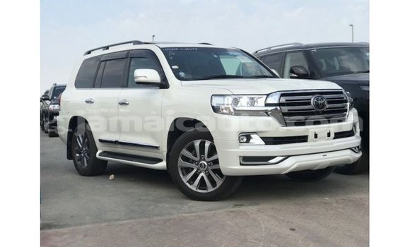 Buy Import Toyota Land Cruiser White Car in Import - Dubai in Clarendon
