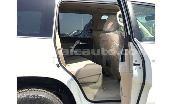Buy Import Toyota Land Cruiser White Car in Import - Dubai in Clarendon Buy Import Toyota Land Cruiser White Car in Import - Dubai in Clarendon