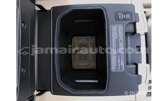 Buy Import Toyota Land Cruiser White Car in Import - Dubai in Clarendon Buy Import Toyota Land Cruiser White Car in Import - Dubai in Clarendon