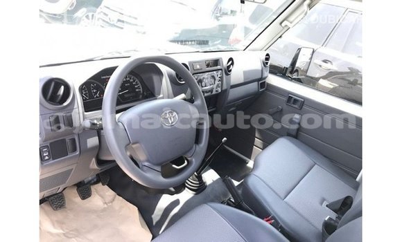 Buy Import Toyota Land Cruiser White Car in Import - Dubai in Clarendon Buy Import Toyota Land Cruiser White Car in Import - Dubai in Clarendon