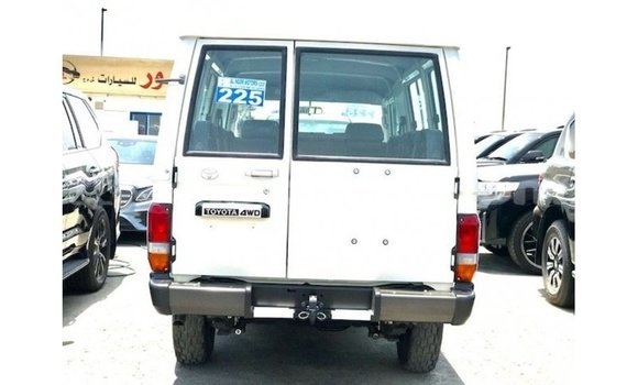 Buy Import Toyota Land Cruiser White Car in Import - Dubai in Clarendon Buy Import Toyota Land Cruiser White Car in Import - Dubai in Clarendon