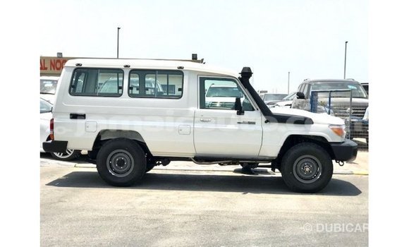 Buy Import Toyota Land Cruiser White Car in Import - Dubai in Clarendon Buy Import Toyota Land Cruiser White Car in Import - Dubai in Clarendon