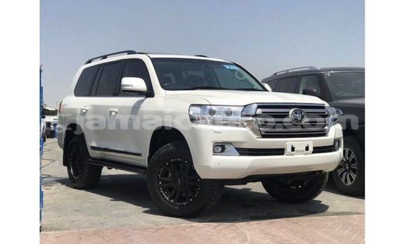 Buy Import Toyota Land Cruiser White Car in Import - Dubai in Clarendon