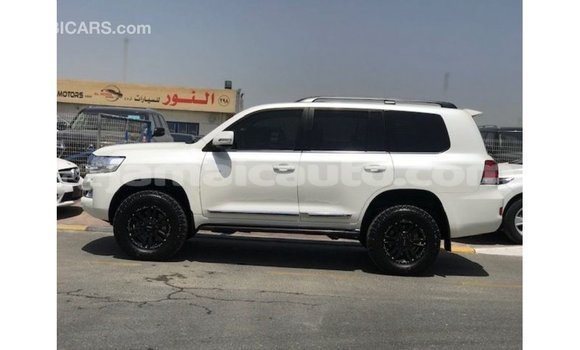 Buy Import Toyota Land Cruiser White Car in Import - Dubai in Clarendon Buy Import Toyota Land Cruiser White Car in Import - Dubai in Clarendon