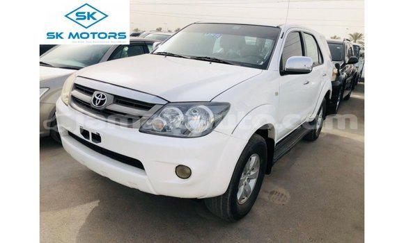 Buy Import Toyota Fortuner White Car in Import - Dubai in Clarendon