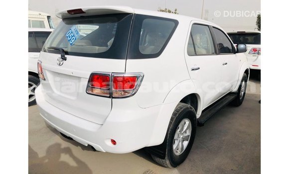 Buy Import Toyota Fortuner White Car in Import - Dubai in Clarendon Buy Import Toyota Fortuner White Car in Import - Dubai in Clarendon
