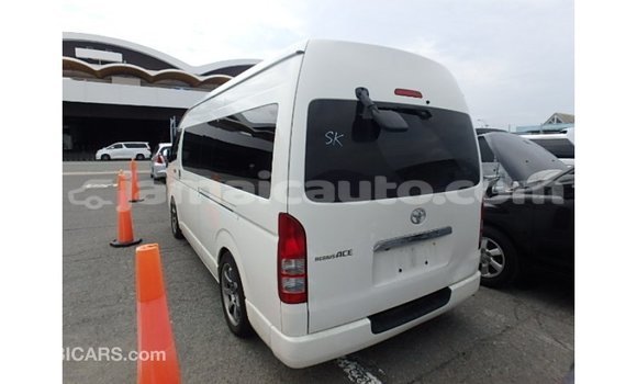 Buy Import Toyota Hiace White Car in Import - Dubai in Clarendon Buy Import Toyota Hiace White Car in Import - Dubai in Clarendon
